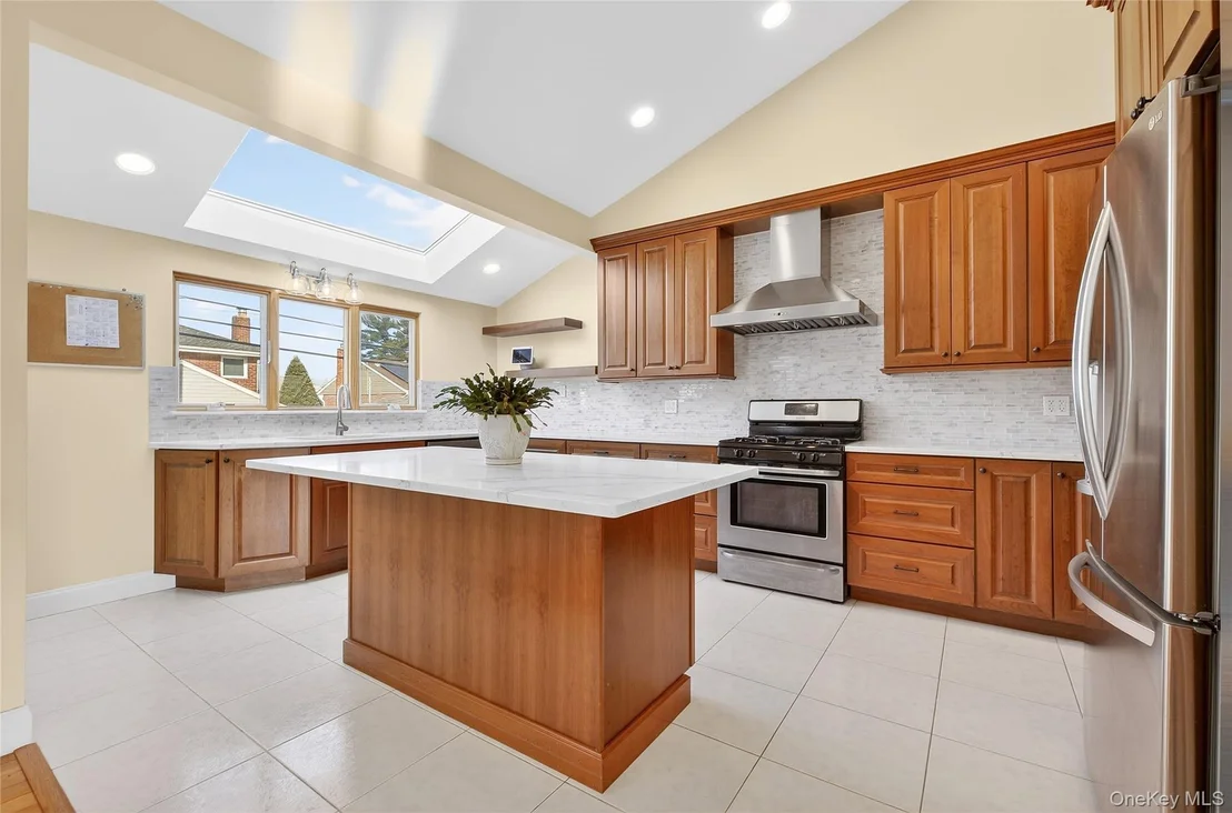 Photo of 38 S Oaks Boulevard