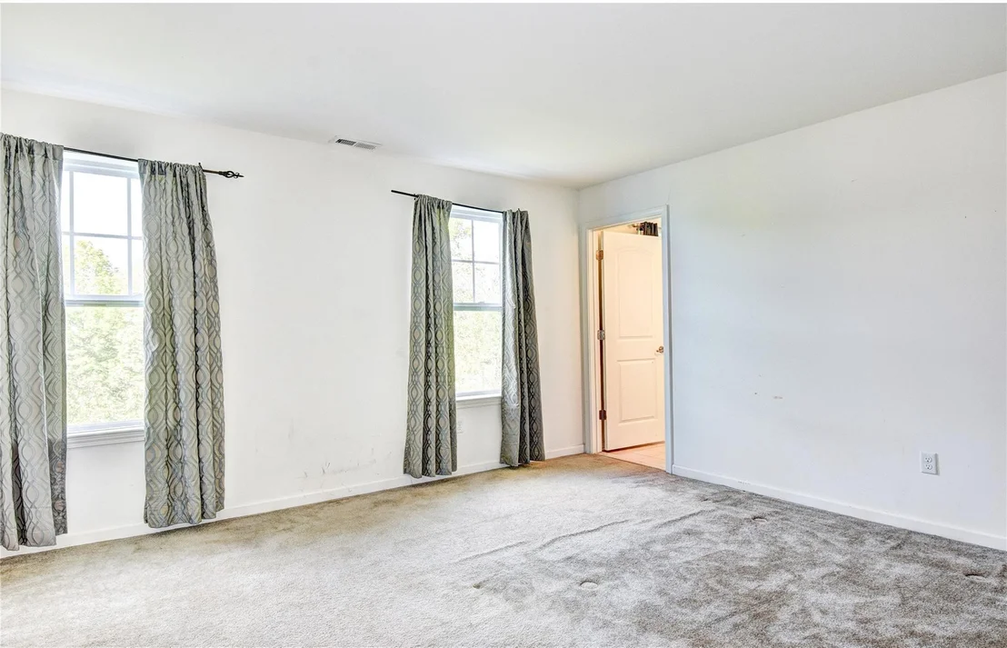 Photo of 1 Lindentree Lane