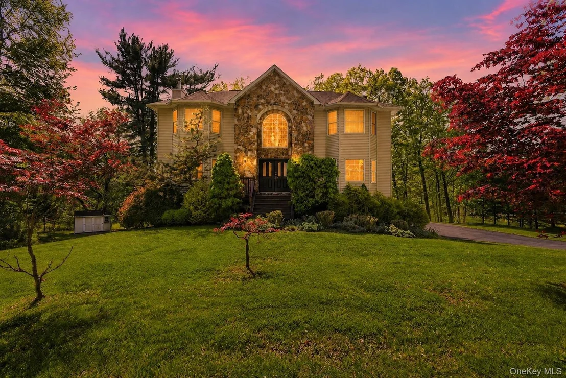 Photo of 105 Hempstead Road
