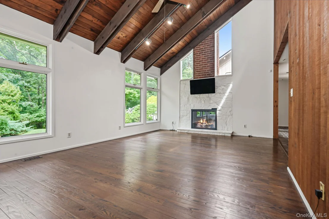 Photo of 4 Leatherstocking Lane
