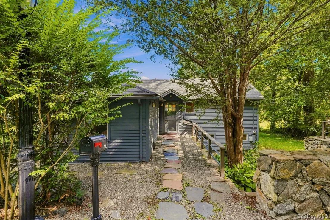 Photo of 44 Cayuga Road