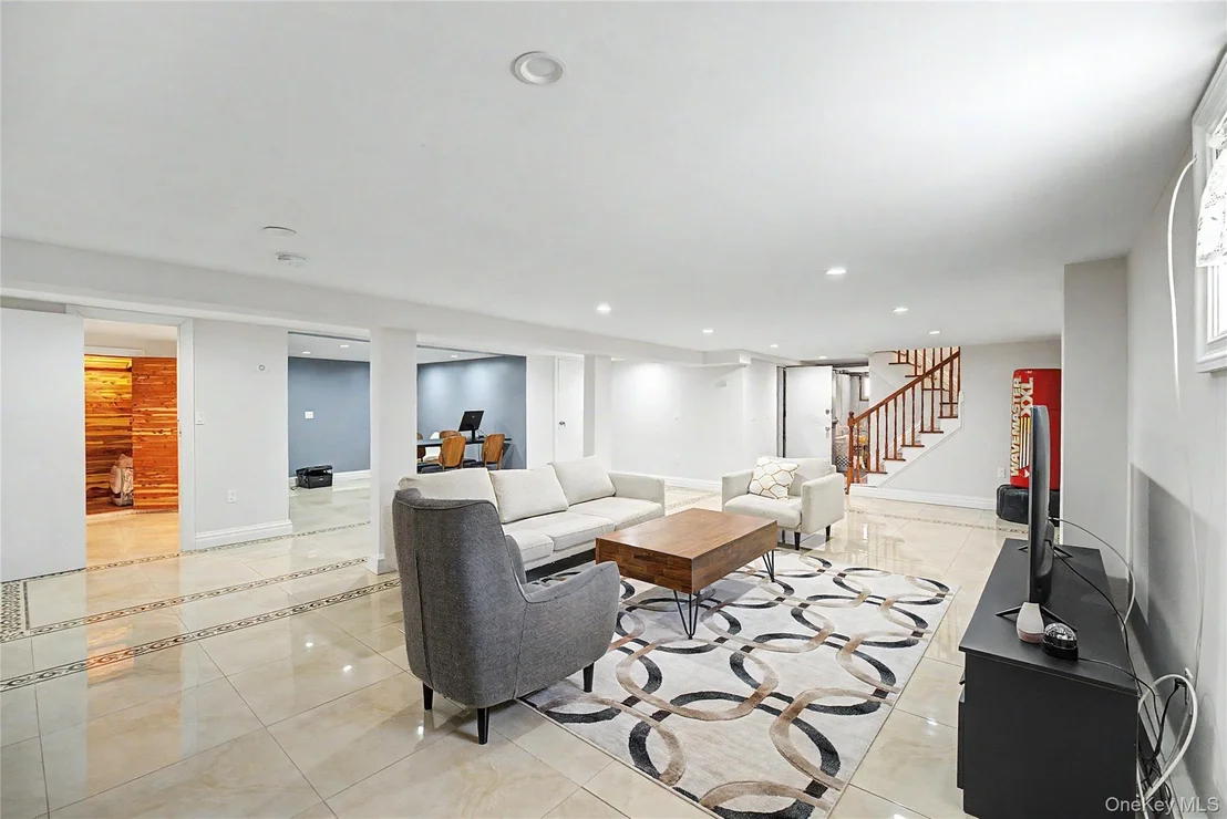 Photo of 31 Edgemere Drive