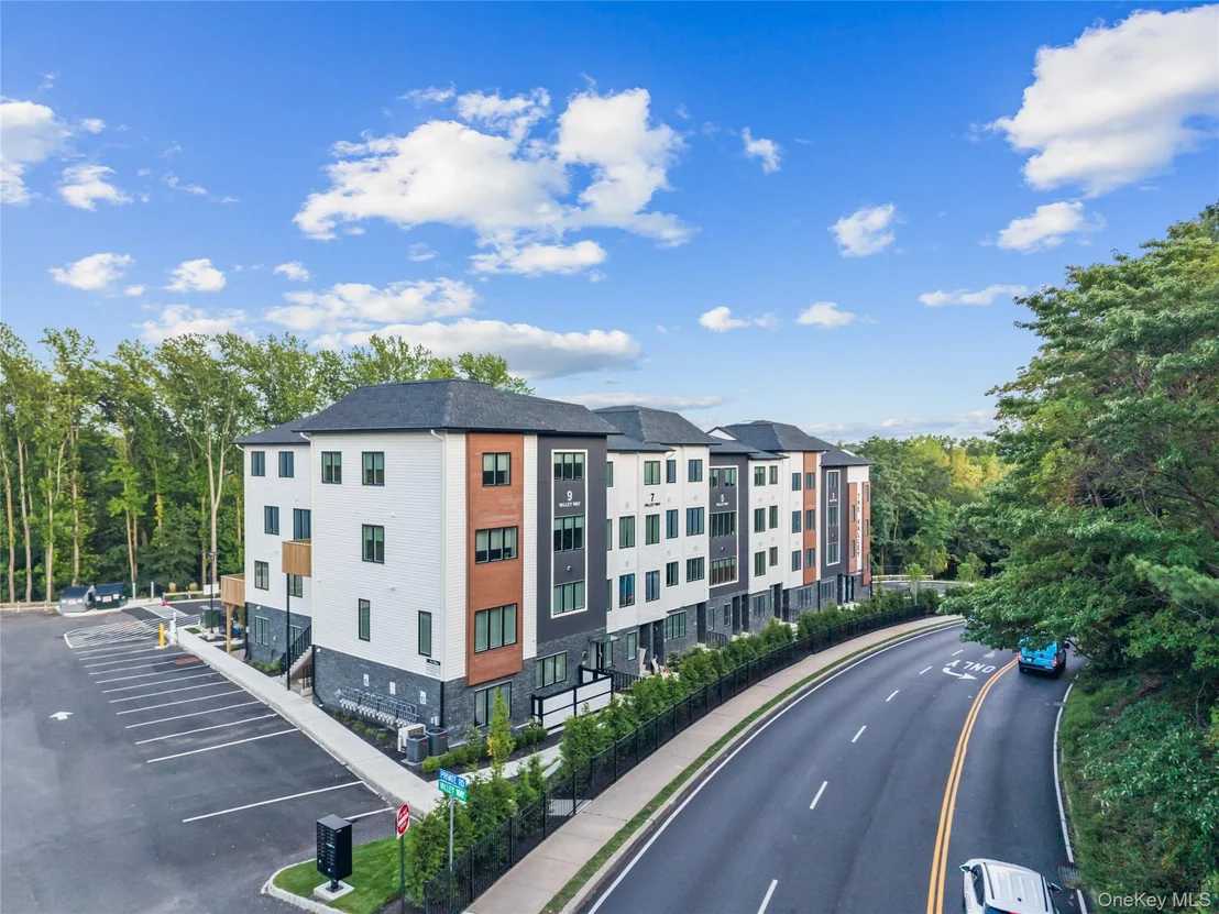 Photo of Unit 321 at 7 Valley Way