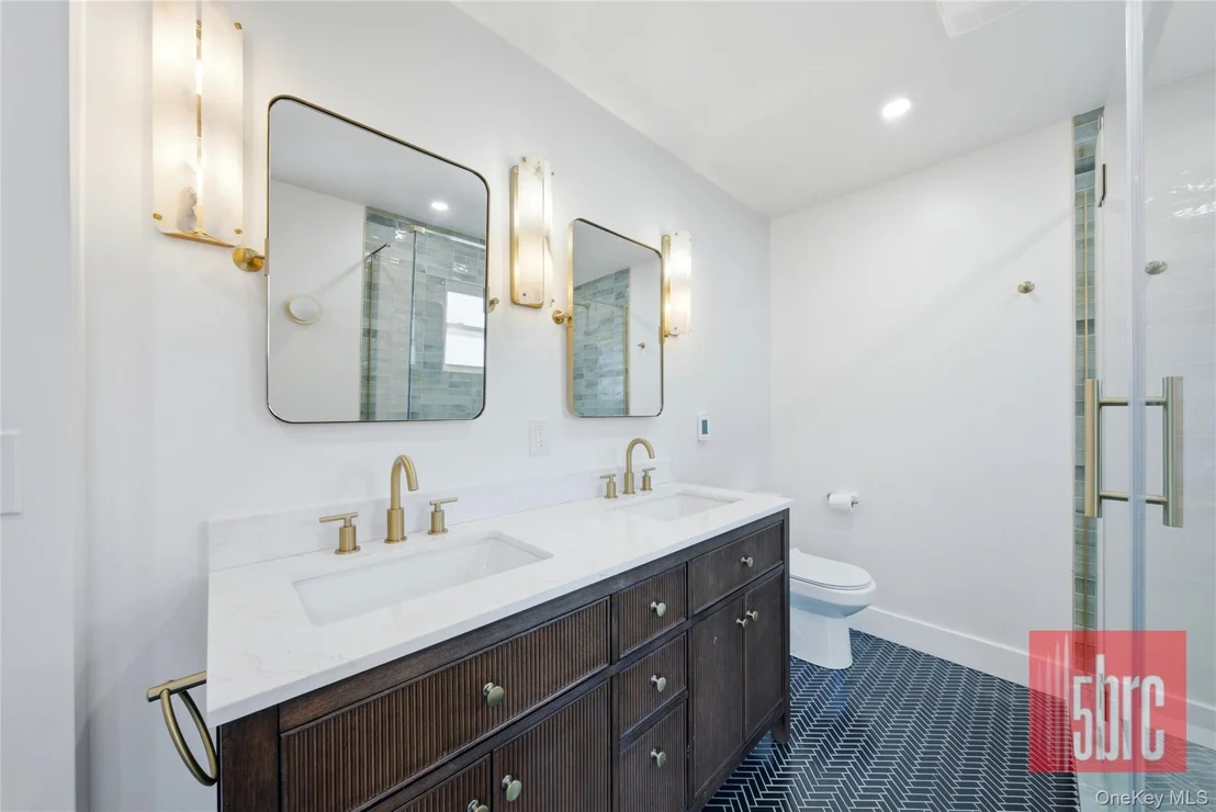 Photo of 1205 Beverley Road