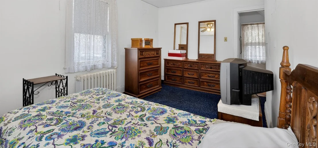 Photo of 3512 Utopia Parkway