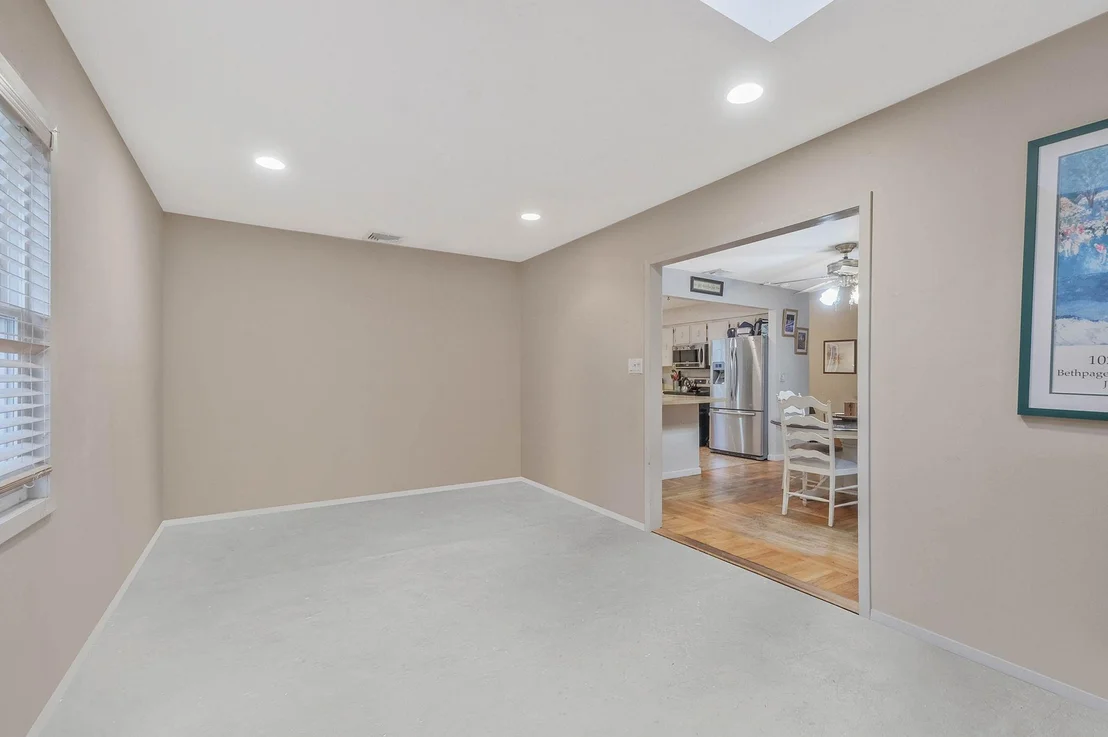 Photo of 8 Peconic Lane