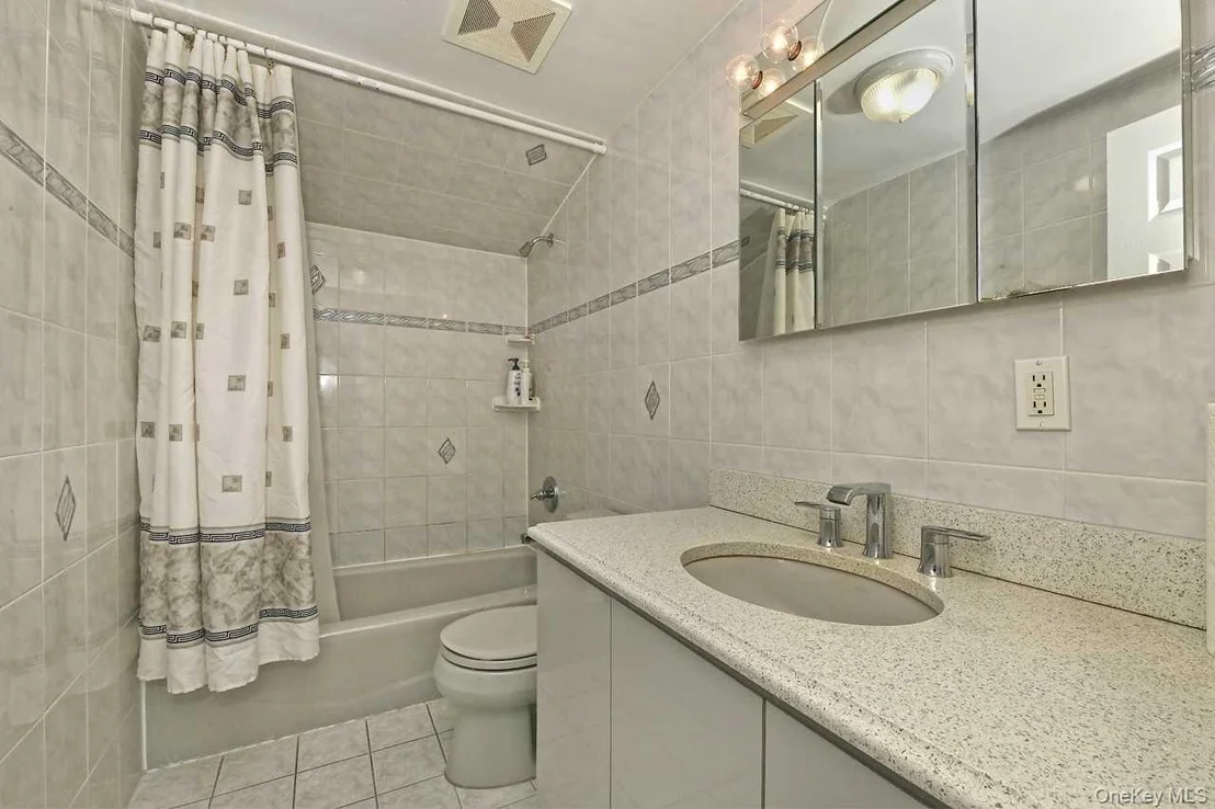 Photo of 203 Saddle Lane