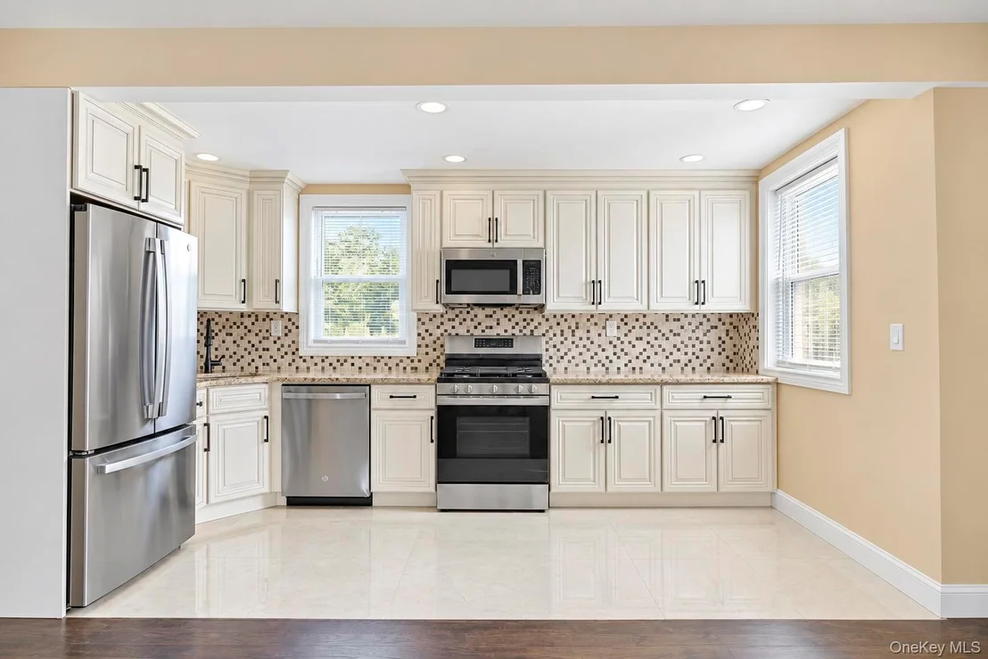 Photo of 236 Plainview Road