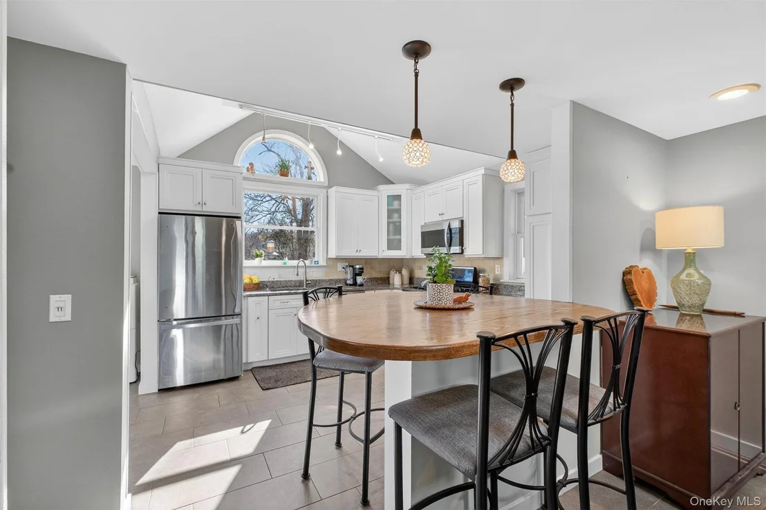 Photo of 255 Haviland Drive