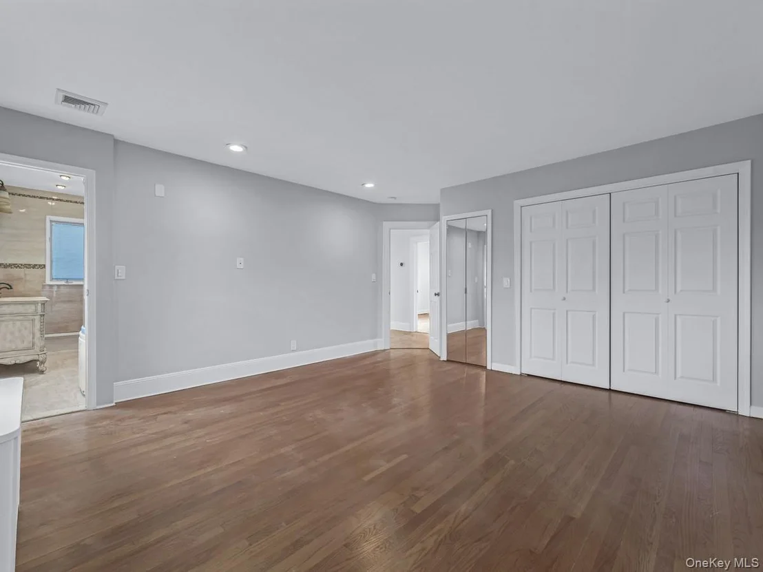 Photo of 14 Nirvana Avenue
