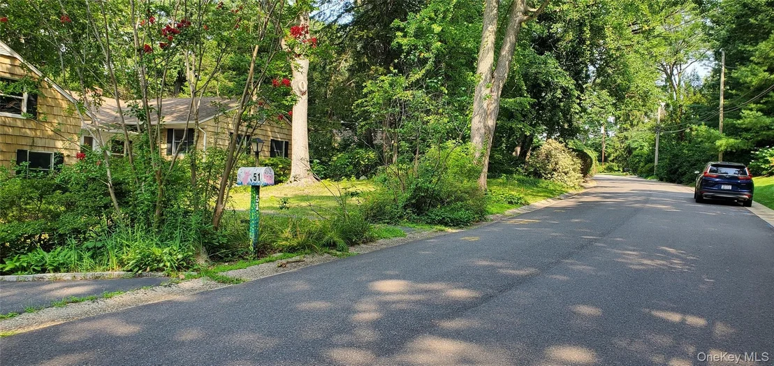 Photo of 51 The Hemlocks Roslyn Estates