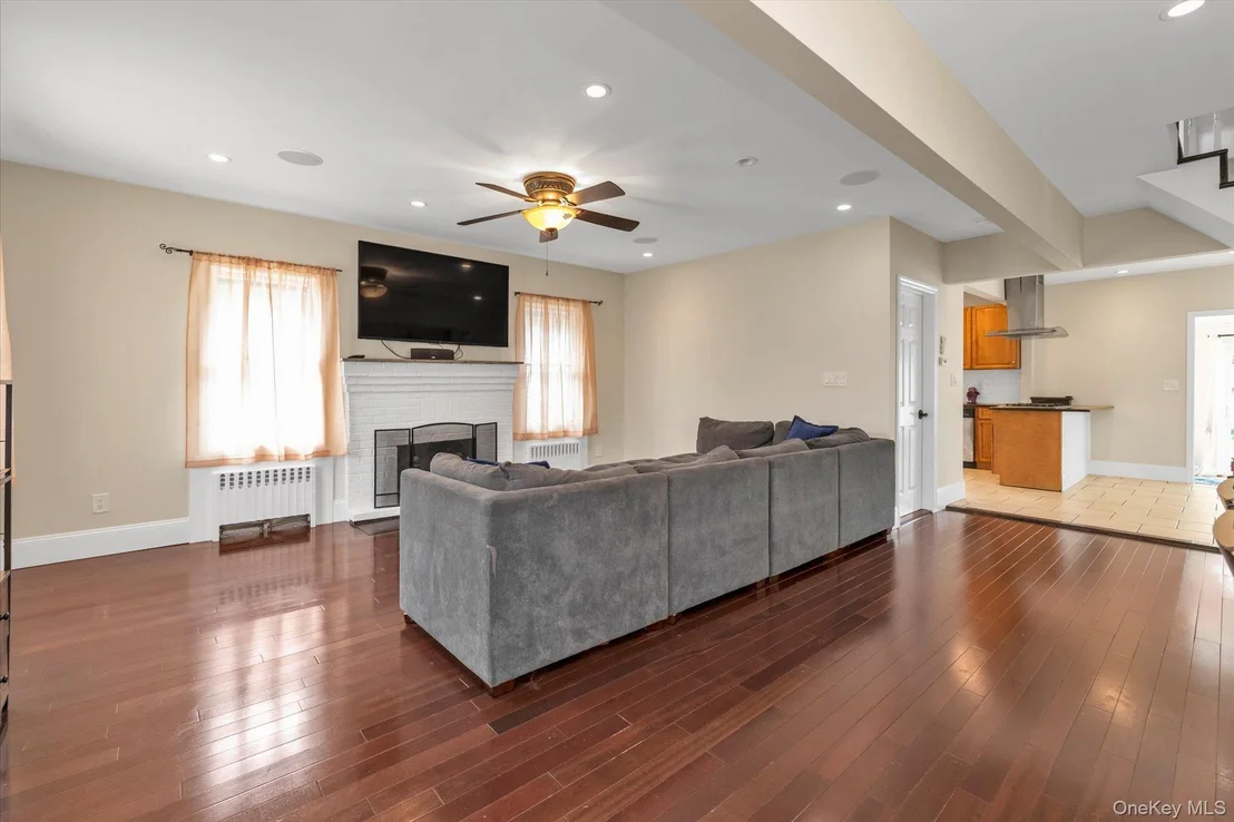 Photo of 3080 Roxbury Road