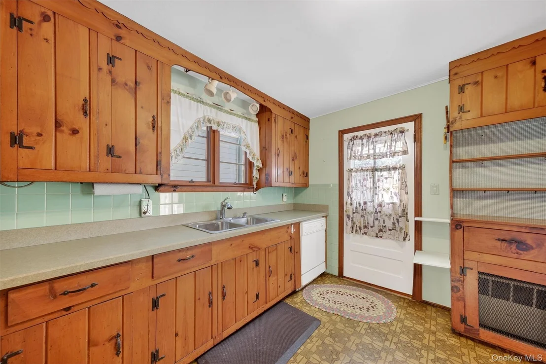 Photo of 69 Beacon Street