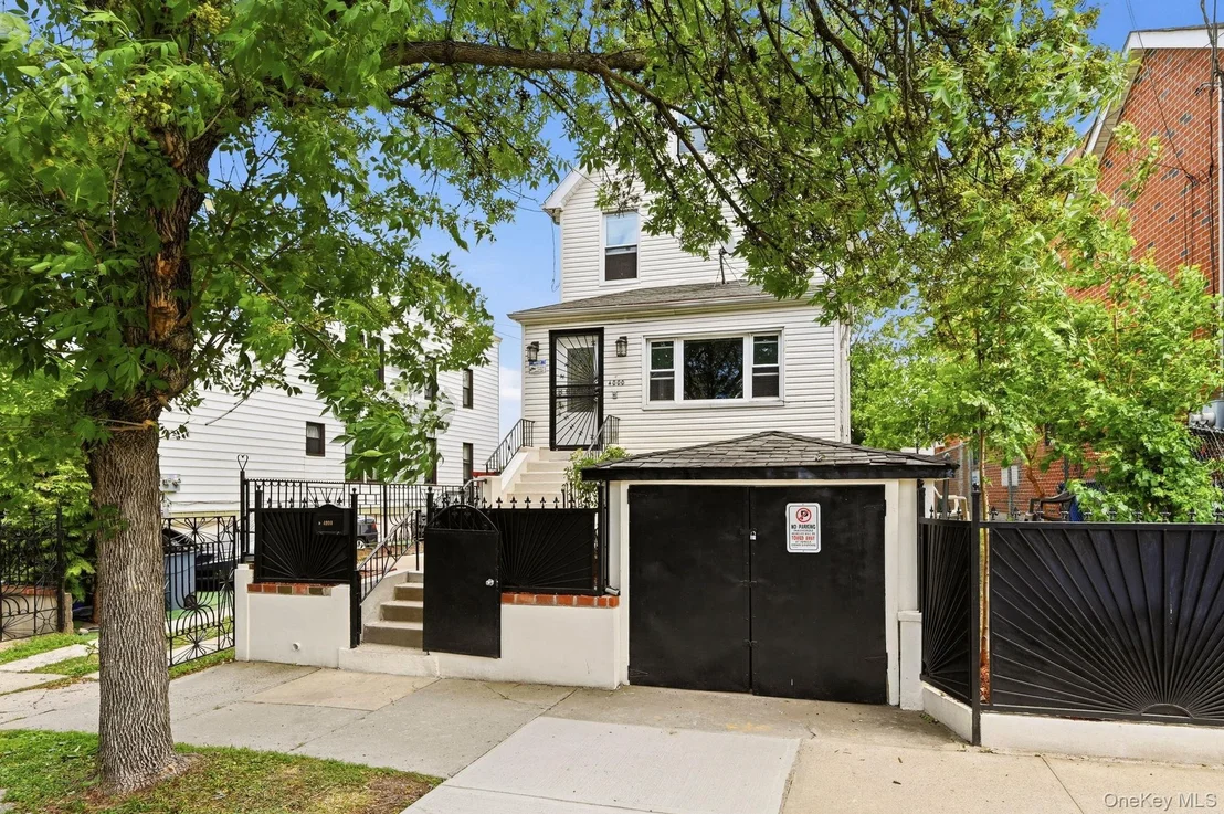 Photo of 4000 Pratt Avenue