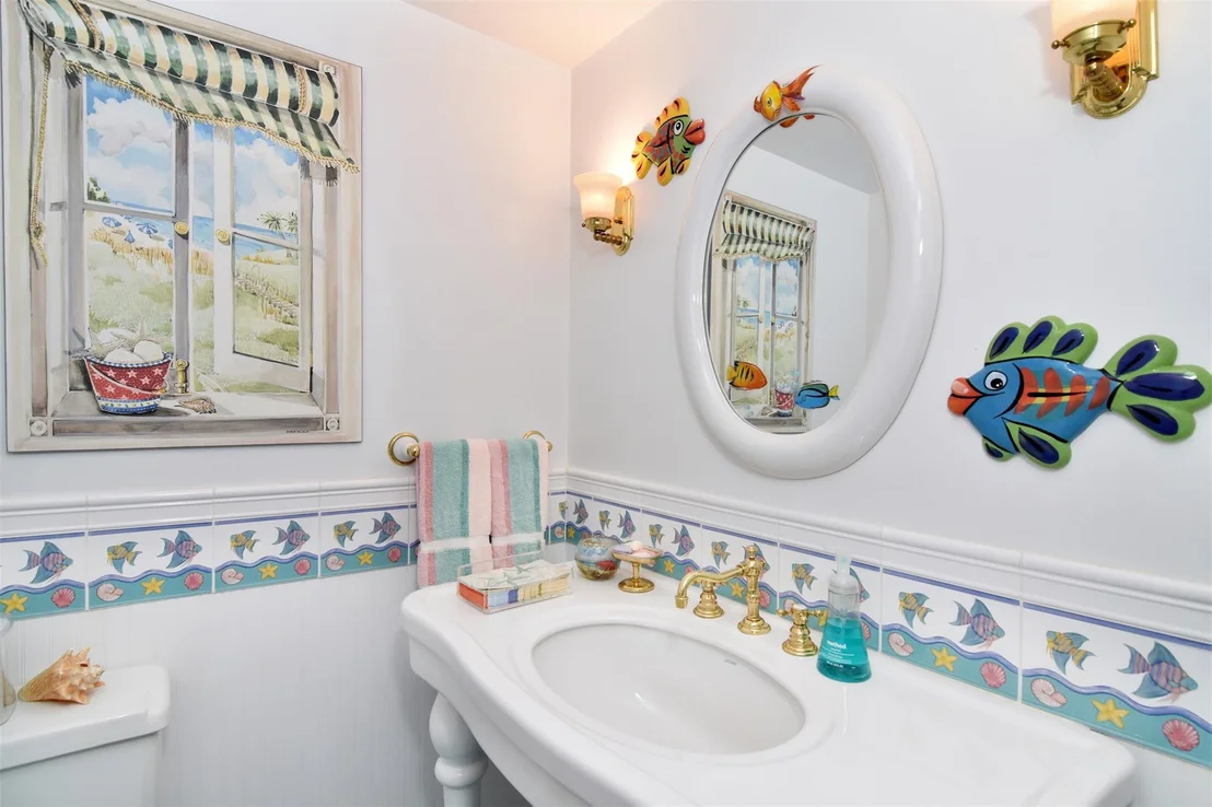 Photo of 1028 Esplanade