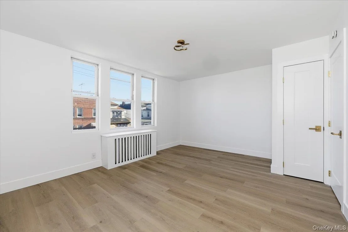 Photo of 1833 Hone Avenue