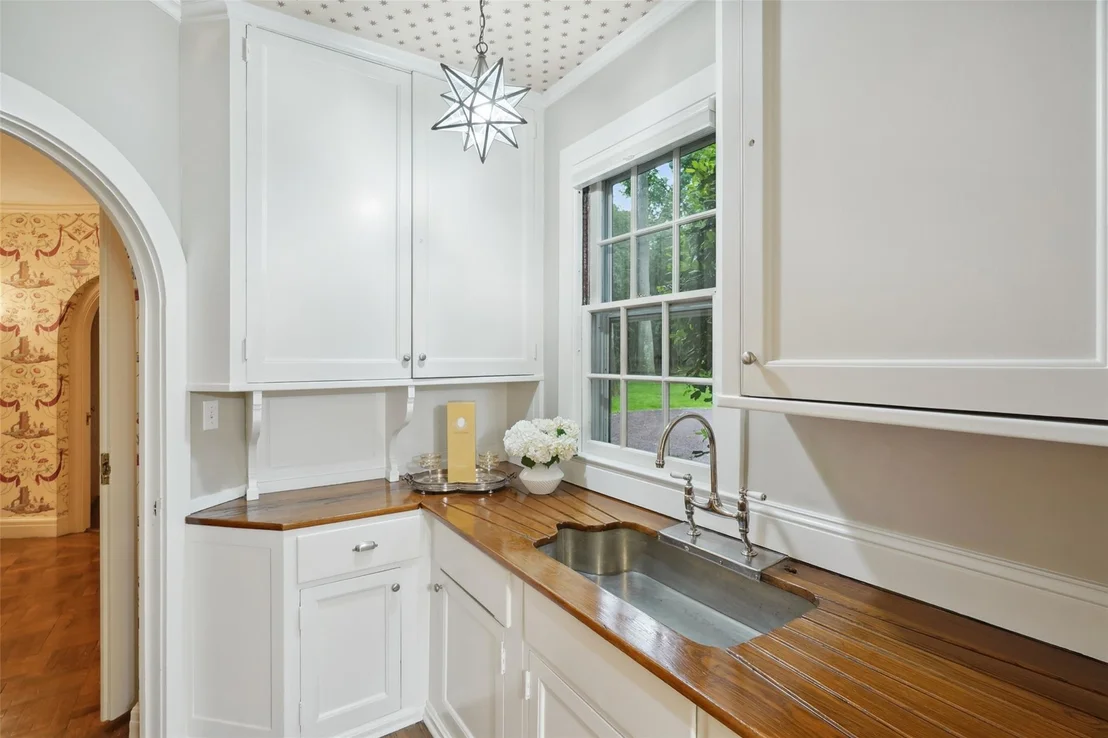 Photo of 45 Forest Avenue