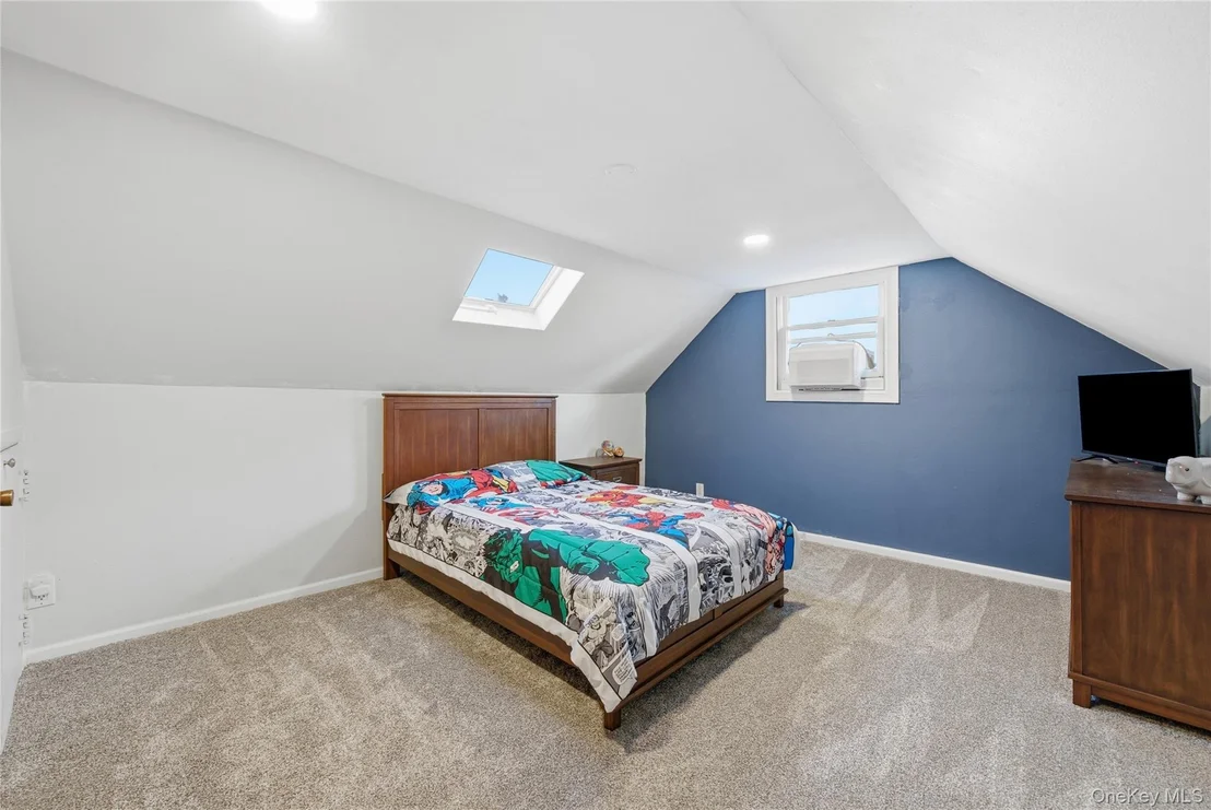 Photo of 32 Beachwood Drive