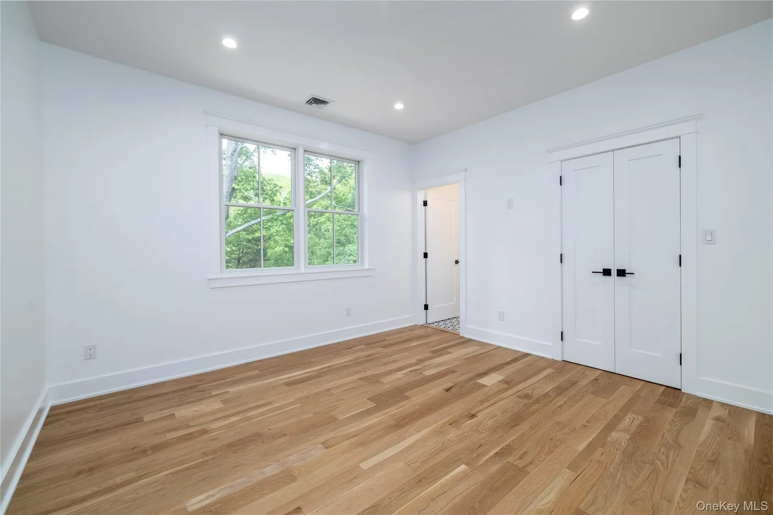 Photo of 480 Ackerly Pond Lane