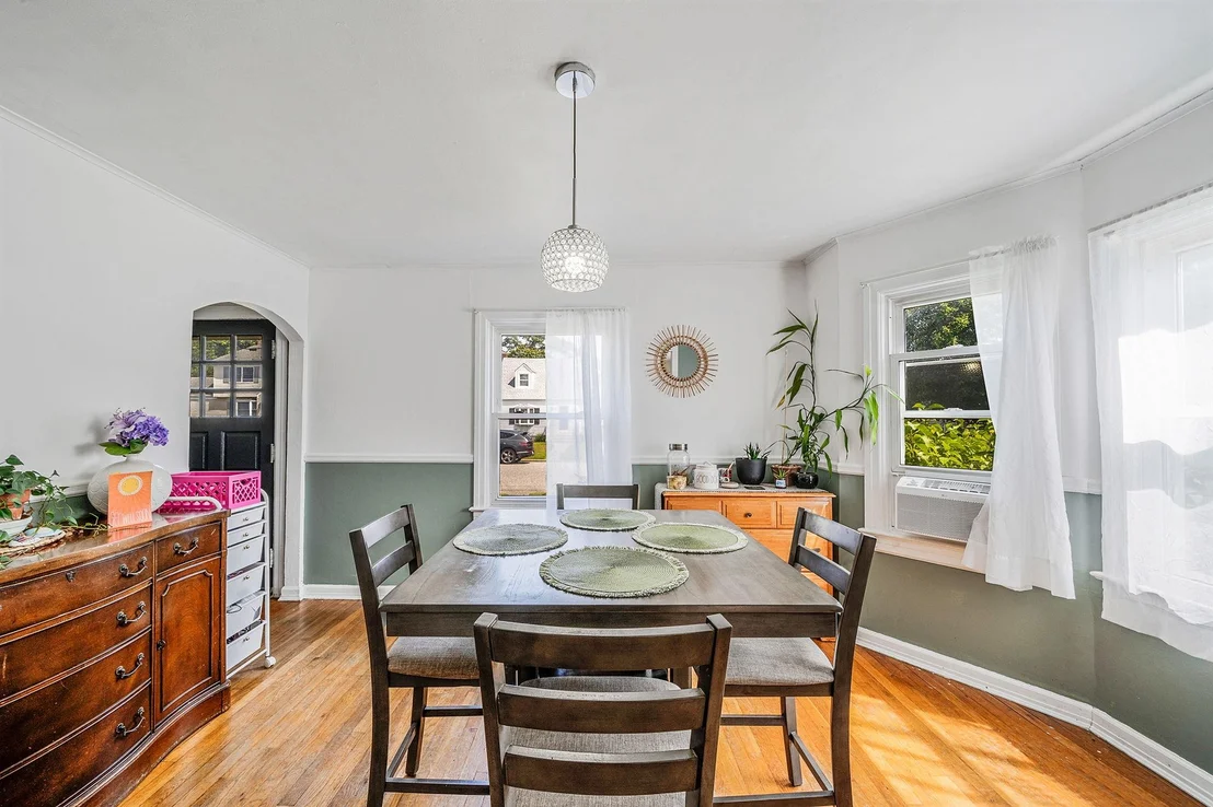Photo of 4 Jones Street N
