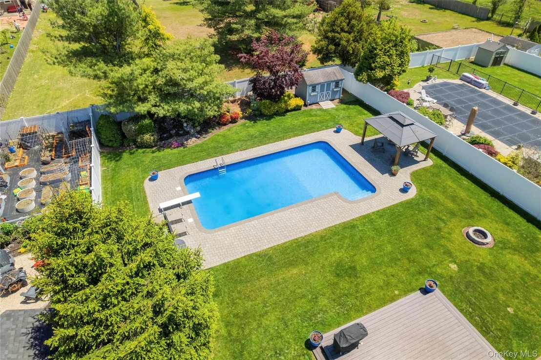 Photo of 23 Selden Boulevard