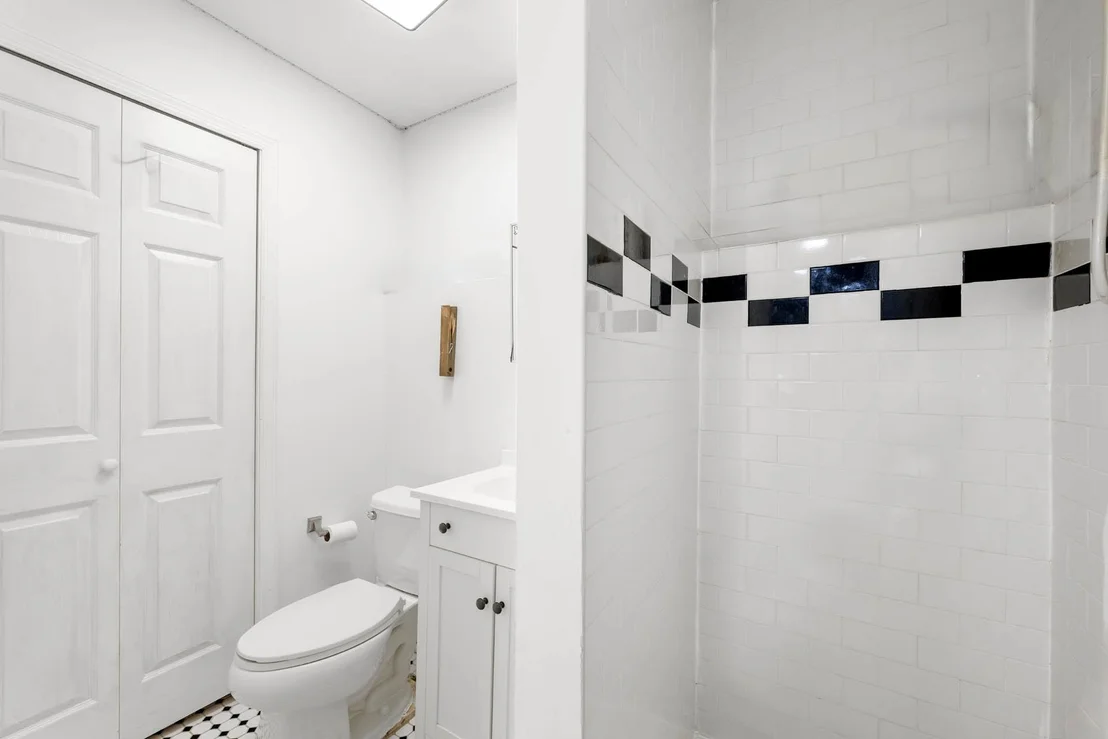 Photo of 5922 Post Road