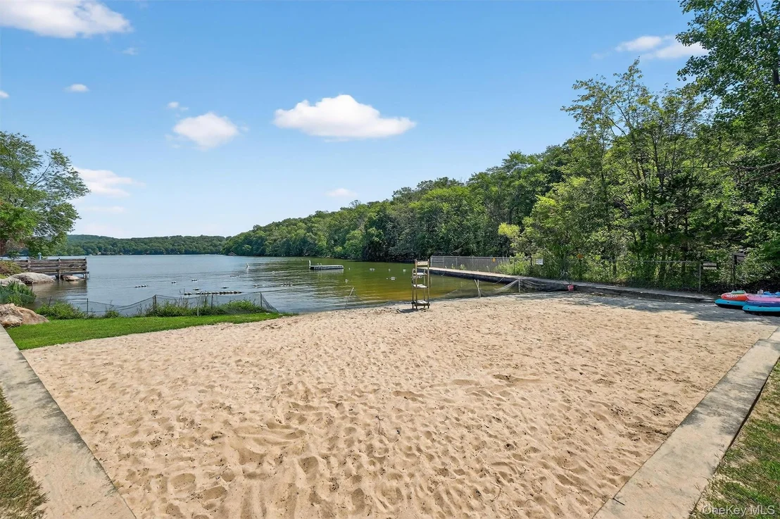 Photo of 85 Lakeside Road