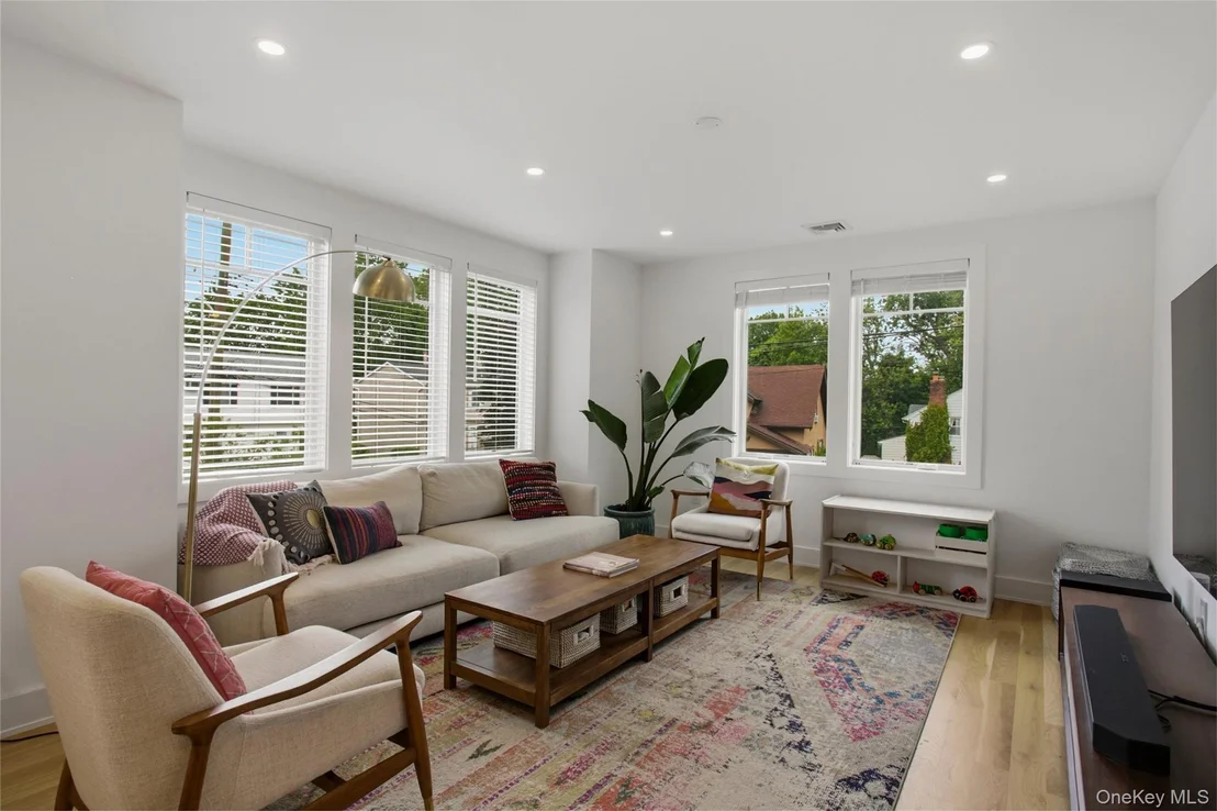 Photo of 525 3rd Street