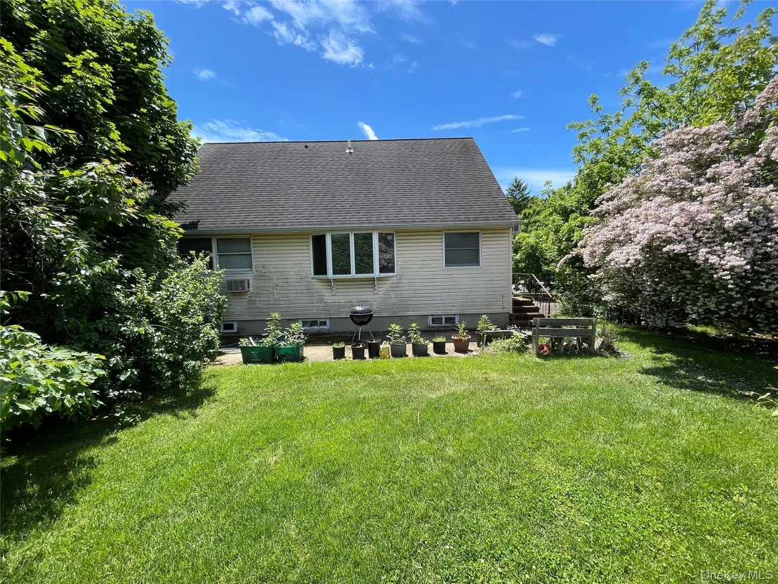 Photo of 2043 Paddock Road