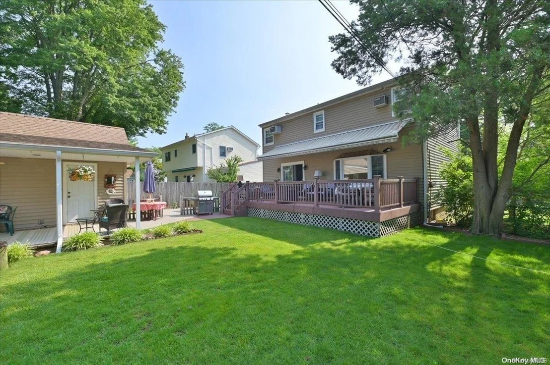 Photo of 876 Mayer Drive
