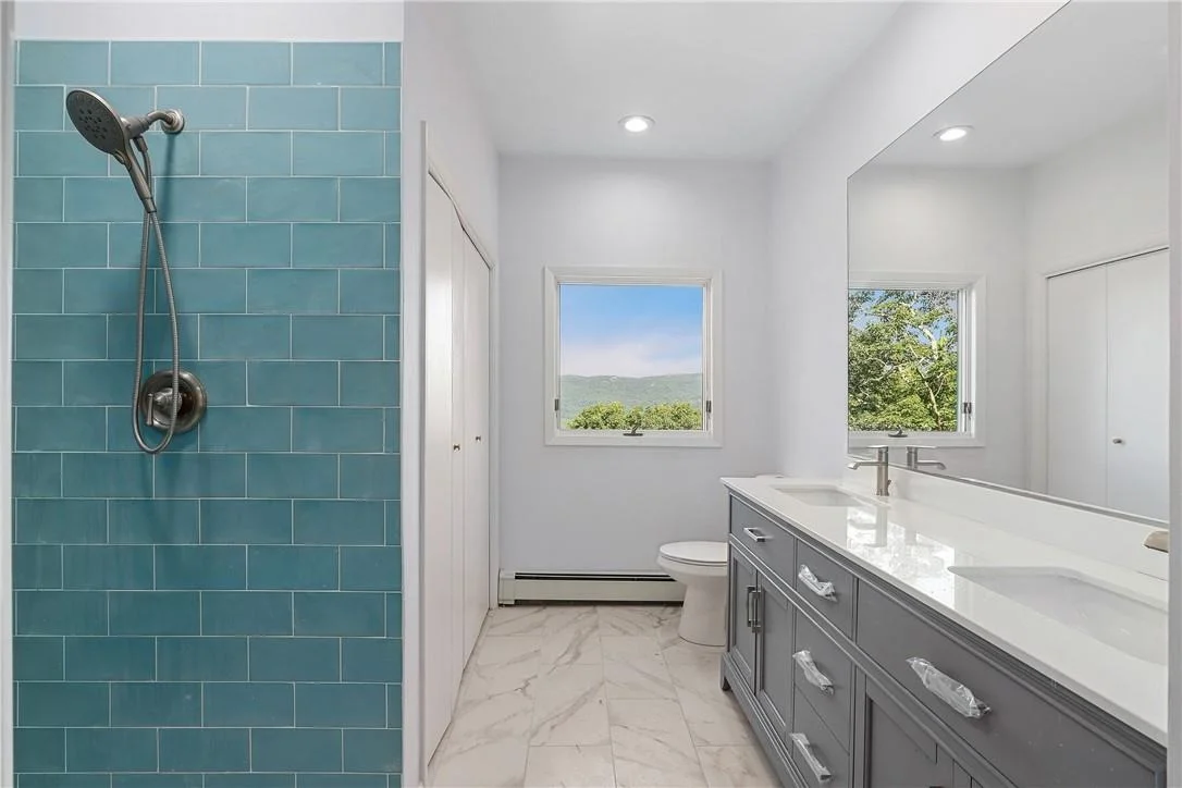 Photo of 104 Crest Road