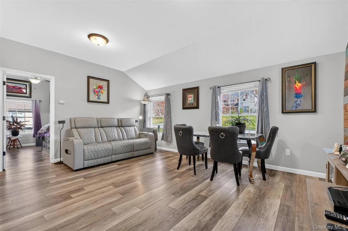 Photo of 24 Coachlight Drive