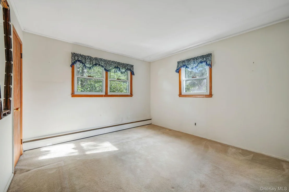 Photo of 362 W Woodside Avenue