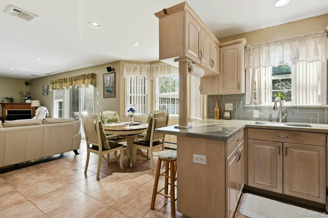 Photo of 35 Dennis Lane