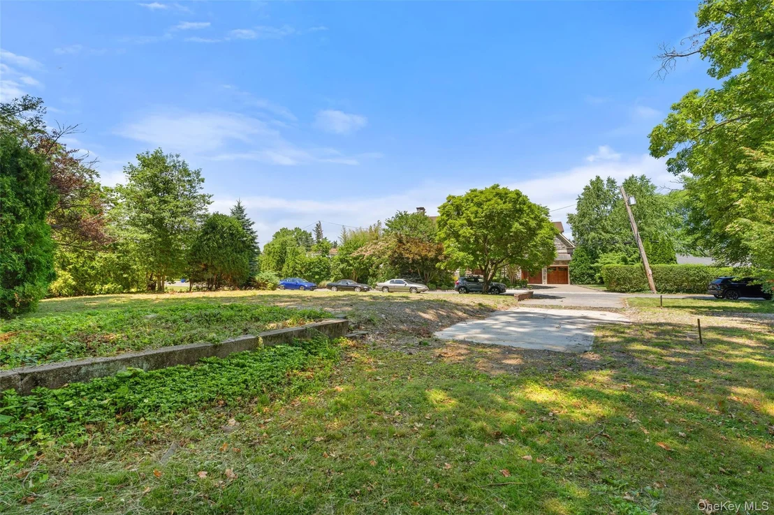 Photo of 819 The Crescent