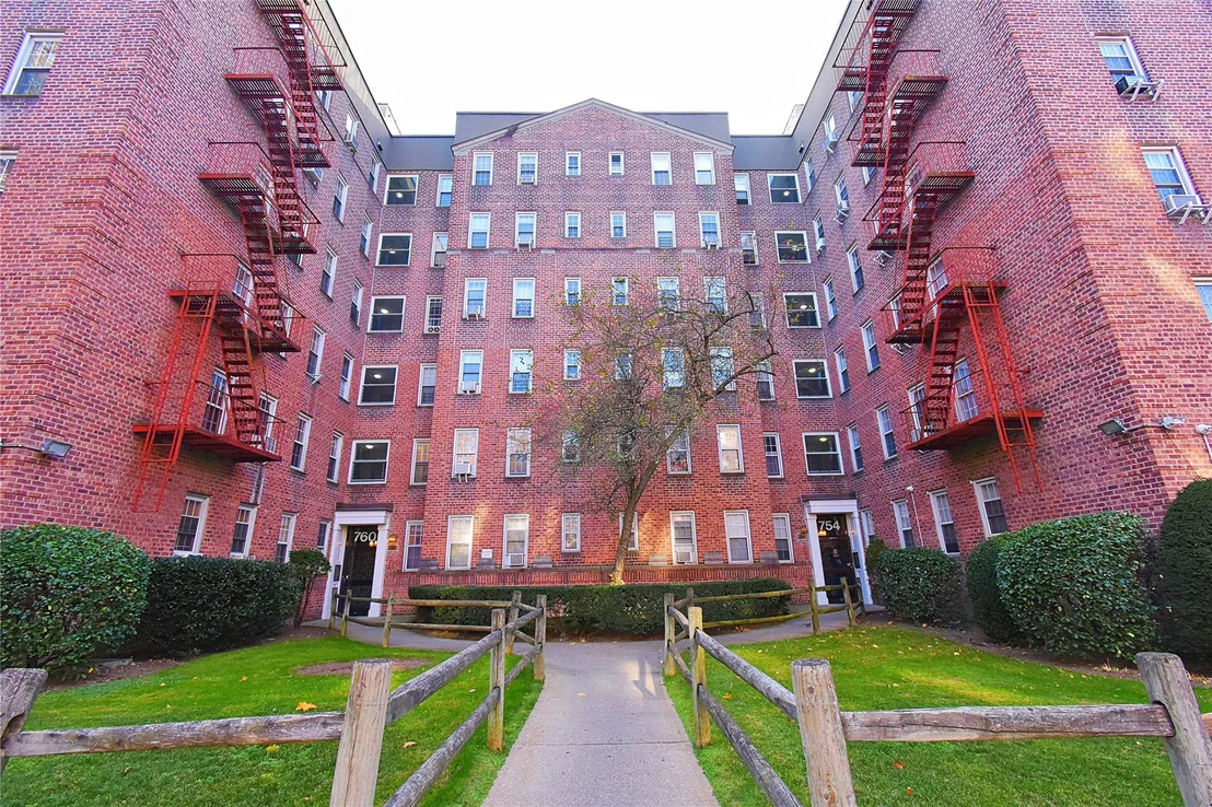 Photo of Unit A56 at 760 Bronx River Road