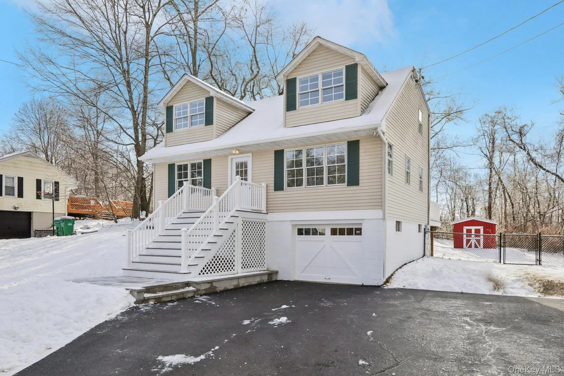 Photo of 95 Smithtown Road