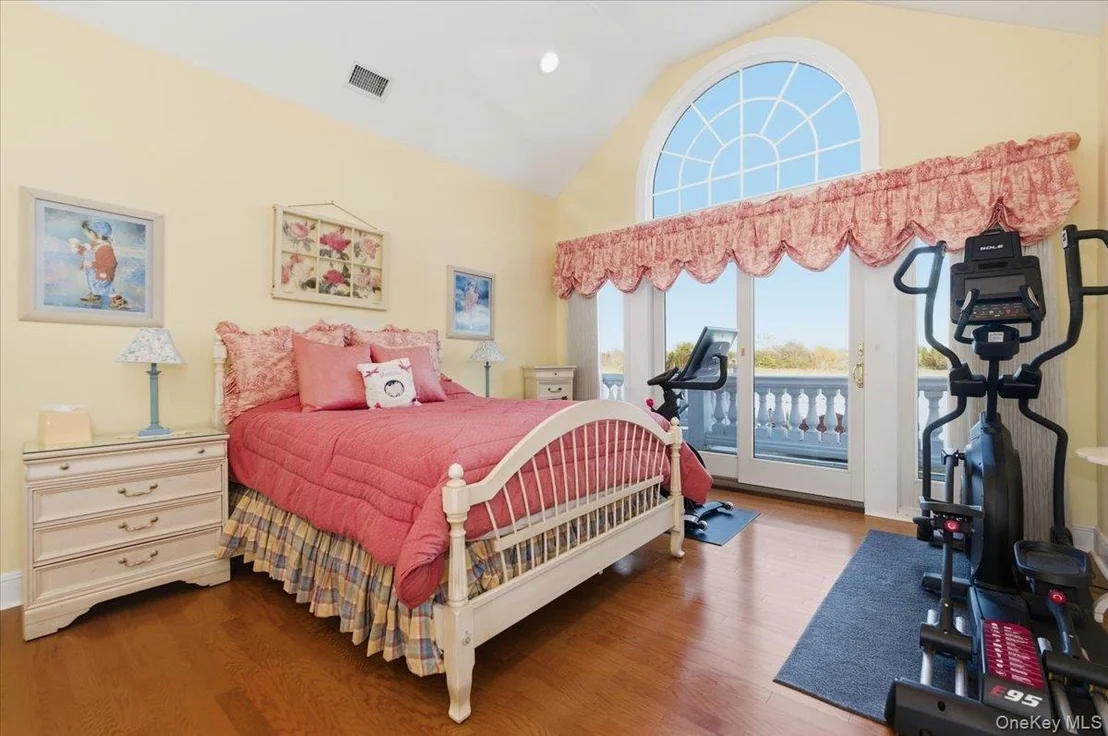 Photo of 165 Peninsula Drive