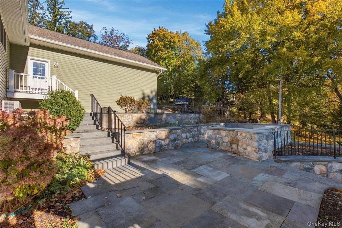 Photo of 20 Mansion Drive
