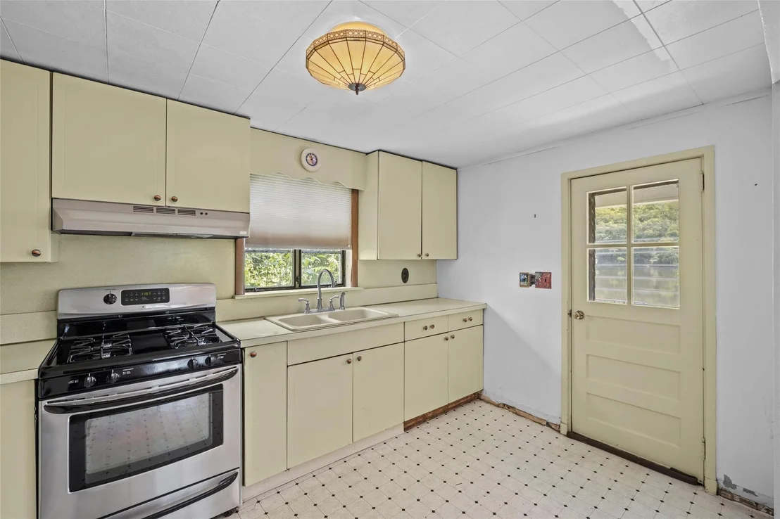 Photo of 65 Lakeside Road