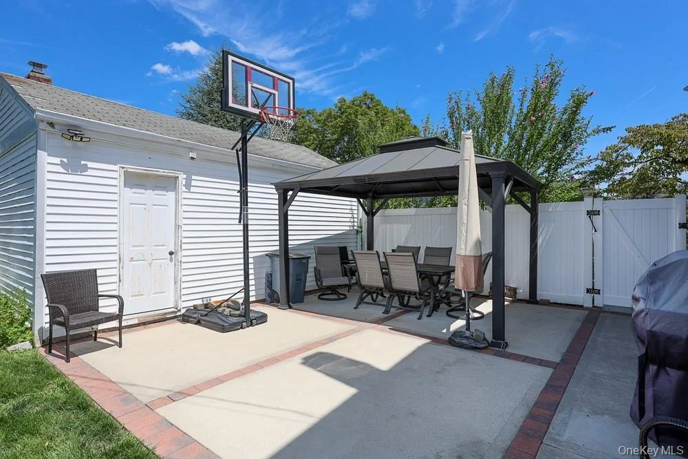 Photo of 844 Hemlock Street