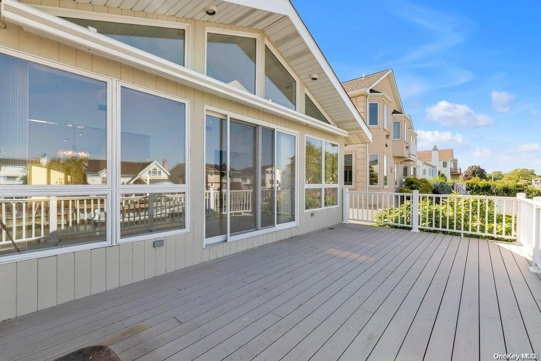 Photo of 2897 Harbor Road