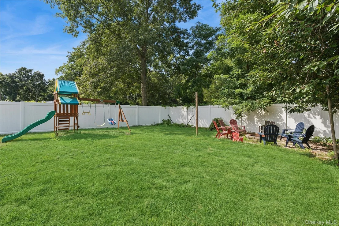 Photo of 52 Larry Road S