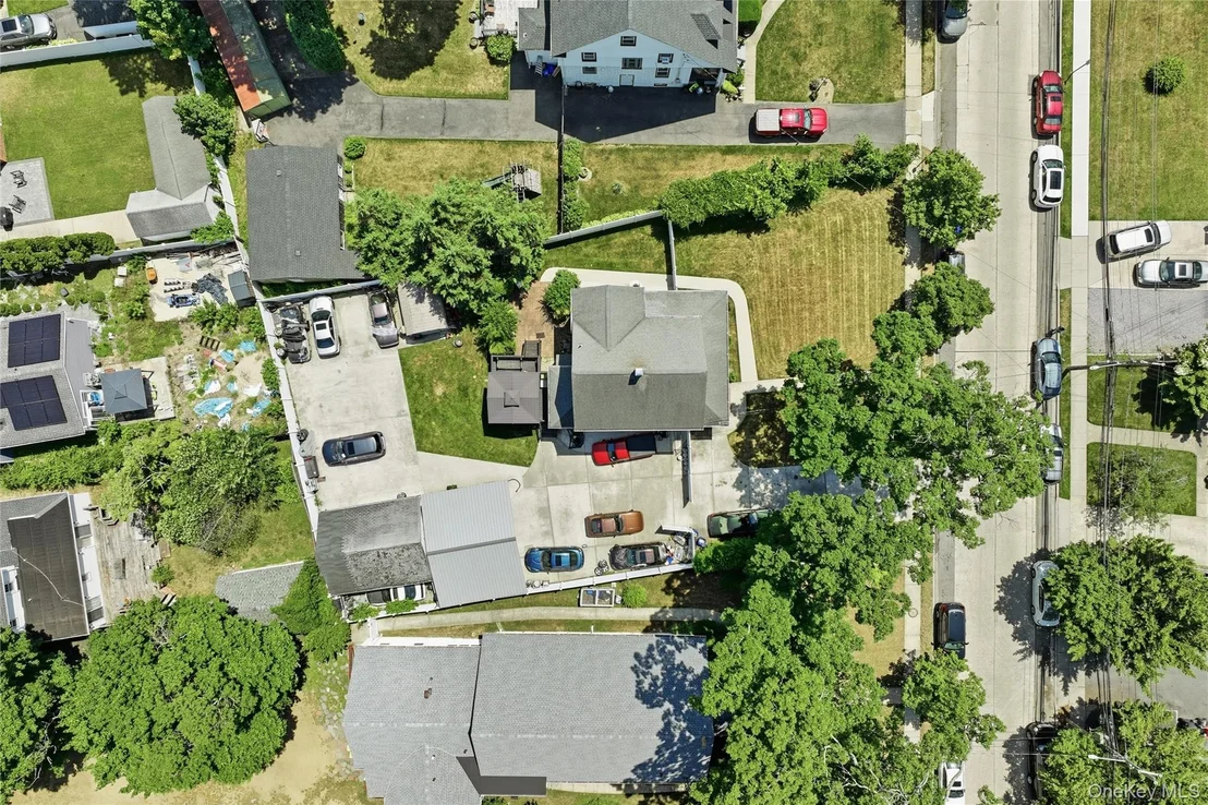 Photo of 2381 Harrison Avenue