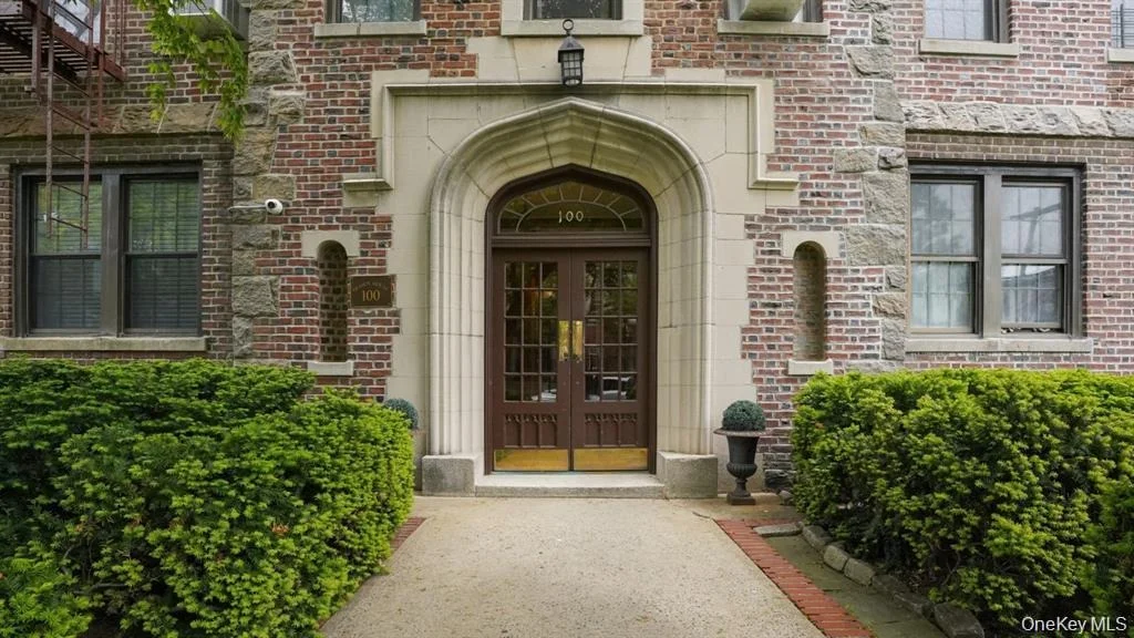 Photo of Unit 4D at 100 Parkway Road