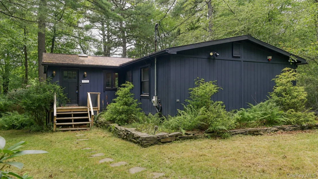 Photo of 1289 Plank Road