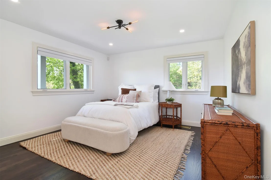 Photo of 8 Shoreview Circle