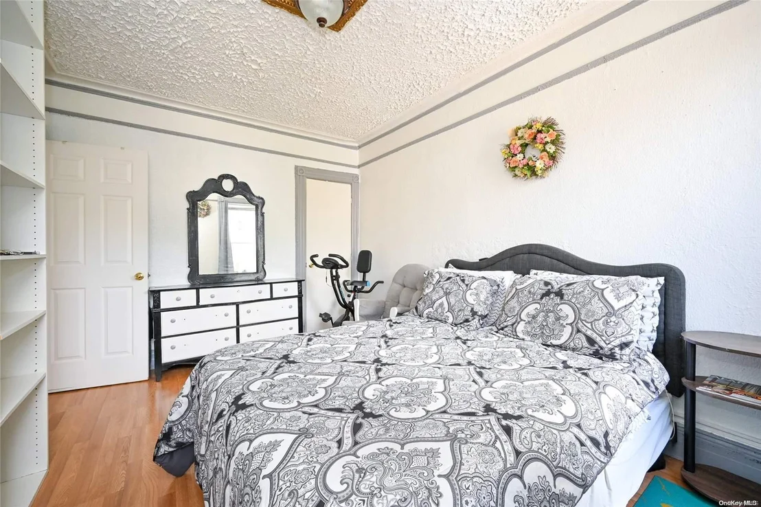 Photo of 468 Crescent Street