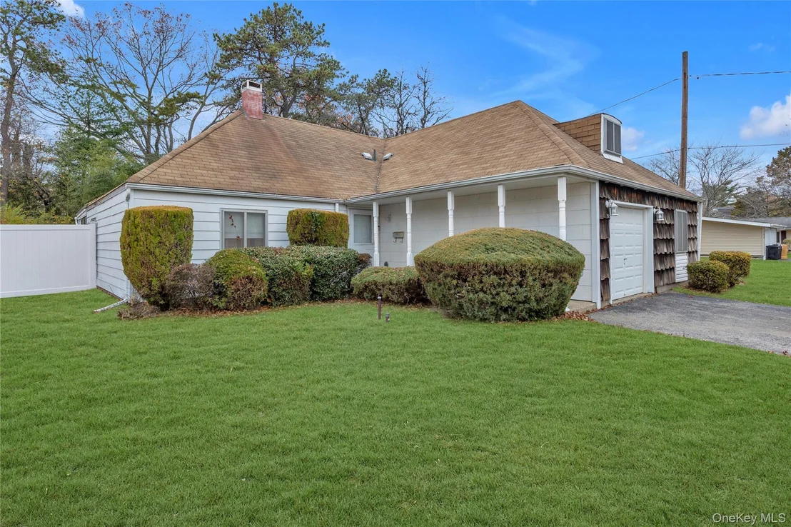 Photo of 96 Split Cedar Drive
