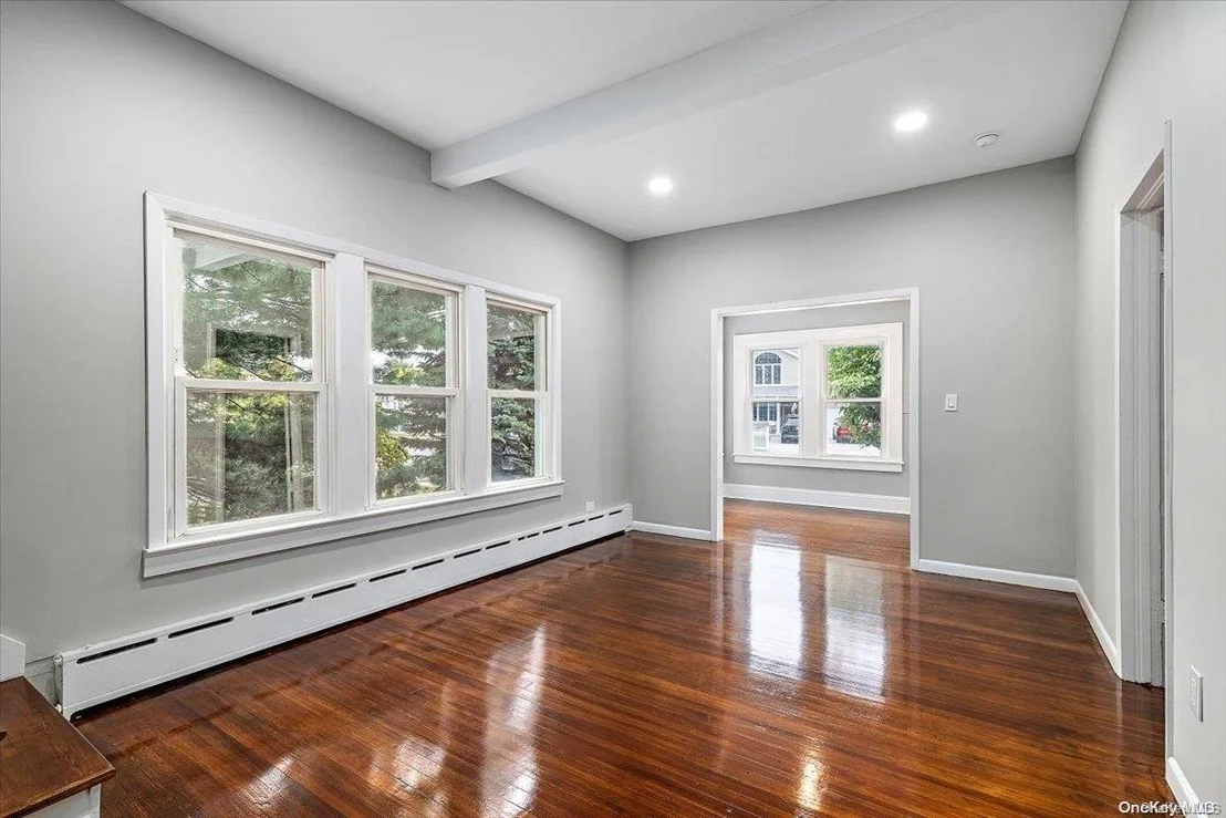 Photo of 187 Plainview Road